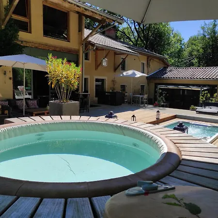 Maison Lili Paradis Holiday home Saint-Savin (Isere)