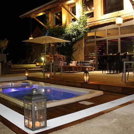 Holiday home Maison Lili Paradis
